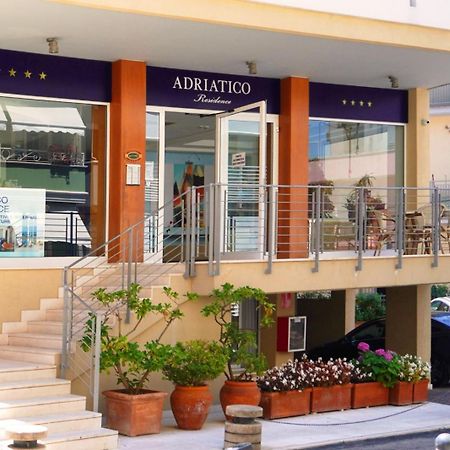 Residence Adriatico Gabicce Mare Eksteriør billede